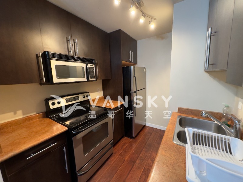 250428162503_Kitchen 2.jpeg